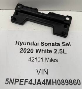 Hyundai 84618 L0000 2020-2023 Sonata Front Center Console Rearward Base Mount Bracket Oem