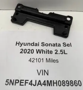 L0000 Hyundai 84618 2020-2023 Sonata Front Center Console Rearward Base Mount Bracket Oem