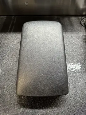 84660-2c070-lk Hyundai Oem 2007-2008 Tiburon Center Console Armrest/lid - Black