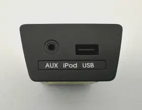 96110-2s500 Hyundai Oem 10-15 Tucson Dash Center Auxiliary Aux Usb Ipod Jack Adapter Port