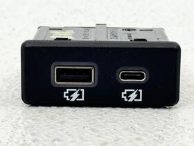Infiniti 284h3-9nr0a 18-20 Qx60 Center Console Rear Dual Usb Charging Port Panel Oem