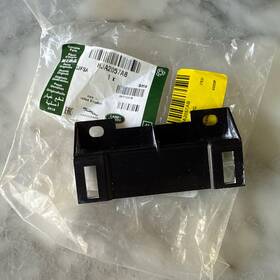 Jaguar Hja2057ab New Xk8 97-06 Convertible Roof Console Mounting Bracket