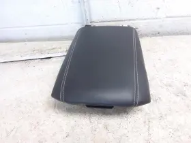 241.am8224 Jeep 2024 Grandcher Center Console Armrest Lid Black Leatherette Oem