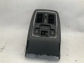 245.am8715 Jeep 11-18 Grand Cherokee 3.6l Center Console Rear Trim With Vent T
