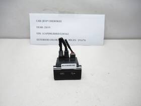 Jeep 68271567ab 2014-2022 Cherokee Rear Center Console Dual Usb Port Oem