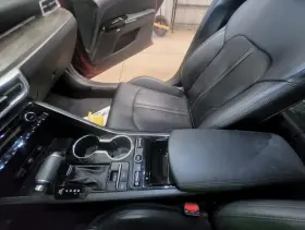 241-13967 Kia K5 2021 Console Front 3569296