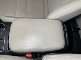 Kia 449999 Used Front Lower Center Console Fits 2017 Sorento Floor Leather Armrest Fro