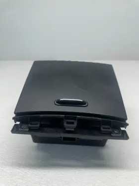 84680c5000wk Kia 2016 - 2019 Sorento Center Console Storage Compartment Tray 84680c5000 Oem
