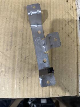 Lamborghini 470863253 Aventador Center Tunnel Bar Fixing Bracket Oem