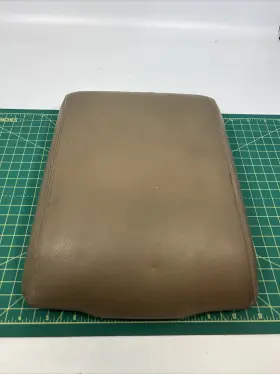 Fjb100550puy Land Rover Discovery 2 Brown Leather Center Console Lid 99-04 Needs Cleaned. B3