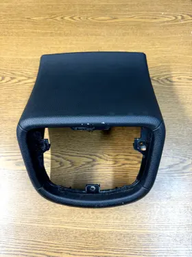 670019045 Maserati 2014-2022 Ghibli Center Console Rear Back Air Vent Trim Panel Cover Oem