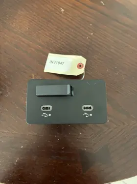 Dn4e-66-9u0c Mazda 2022-2025 Cx-30 Dm Rear Center Console Dual Usb Hub And Sim Card Port Oem