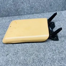A1635841917 Mercedes 1635841917 98-03 W163 Center Console Arm Rest A 163 683 02 59/a1635841917 # 0477