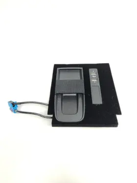 2228200915 Mercedes-benz 2014-2017 W222 S550 S63 Amg Center Console Socket Usb Port With Trim Oem
