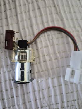 Mercedes-benz A0009063900 Genuine Mercedes-benz Glk350 Console-12v Power Lighter Assy Cigarette 00