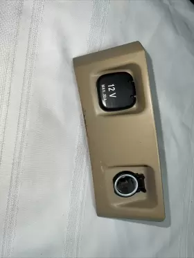 A2516830128 Mercedes-benz 2006 - 2009 R350 Center Console Rear Volt Power Outlet Socket Oem