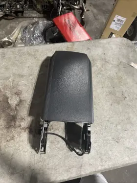 E95.212.71 Mercedes-benz 00-06 W215 Cl500 Center Console Armrest Arm Rest Lid Leather Saffron