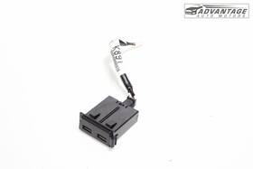 Mitsubishi 8638a387 2019-2020 Outlander Center Console Usb Charge Charging Port Oem