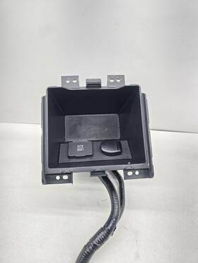 Nissan 96910-3sg0a 2015 Sentra Center Console Storage Box With Aux 969103sg0a Oem