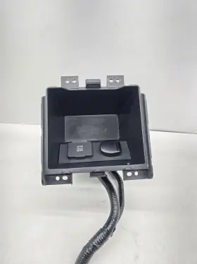96910-3sg0a Nissan 2015 Sentra Center Console Storage Box With Aux 969103sg0a Oem