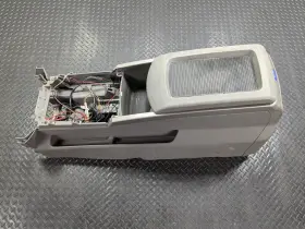 96920-7s010 Nissan 2005 - 2007 Oem Armada Front Lower Center Floor Console Armrest Assembly