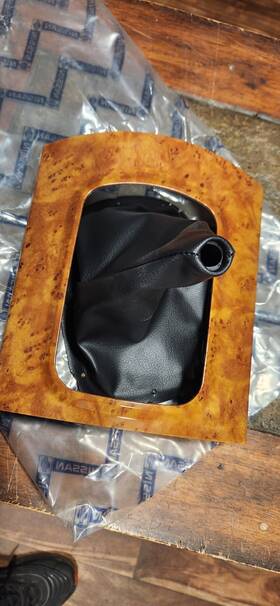 Nissan 969358j015 New Genuine Manual Trans Shift Boot And Wood-grain Bezel Oem For 2002-2003 Altima