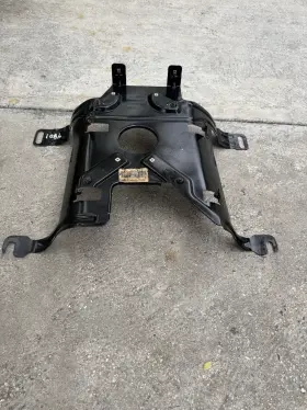 15204805 Oem 2003 04 05 2006 Chevy Silverado Tahoe Yukon Center Console Mounting Bracket 15204805 Oem 2003 04 05 2006 Chevy Silverado Tahoe Yukon Center Console Mounting Bracket