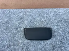 84666it000nnb Oem Genesis Gv70 2022-2026 Center Console Storage Armrest Lid Cover Trim Black