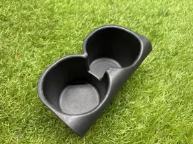P10571-b34000 Oem 2011-2019 Infiniti M37 M56 M35h Q70 Center Console Cup Holder Insert Assy