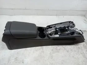 241-12764 Porsche 17 Macan Floor Console With 3 Usb Port 12 Volt Aux Oem