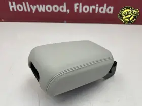 95b864208 Porsche 2019-2024 Macan - Front Center Console Armrest Lid Gray Oem 25k