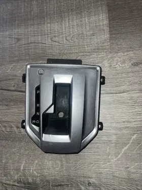 C6470fl200 Subaru 2018-2023 Impreza Center Console A/t Shifter Trim Bezel Indicator Oem