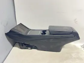 1772000-00-c Tesla 2020-2023 Model Y Center Console Assembly 2.5 Wireless Phone Charging