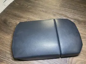 241-10119 Toyota 2003-2009 4runner Oem Black Leather Front Center Console Armrest Lid