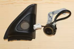 86160-02470 Toyota 03-08 Corolla Front Right Passenger Door Cover &tweeter Speaker Oem