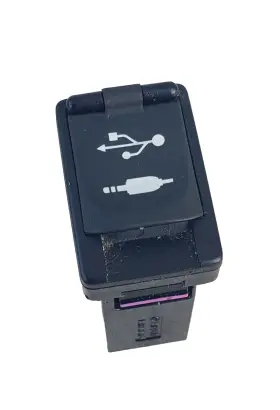 86190-42040 Toyota 17-18 Prius Prime Center Console Audio Aux Jack Usb Charge Port Hub Oem