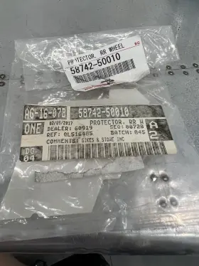 58742-50010 Toyota / Lexus Genuine 5874250010 Ls460 Ls600hl Protector Quarter Panel Left