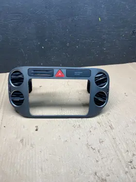 5m0819061 Volkswagen 2009 To 2011 Tiguan Center Dashboard Radio Bezel Trim N0602 Dg