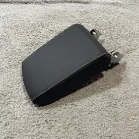 5nn864207b Volkswagen 2021-2022 Taos Front Central Armrest Compartmen Cover Oem