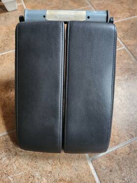 Volkswagen 7p6864207b 2011-2017 Vw Touareg Center Console Arm Rest Leather Oem