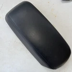 14-20 Jeep Cherokee Complete Center Console Lid/armrest Cubby Black Leather Oem Used. Price: $109.00.
