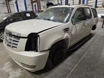 Console Front Floor Without Hybrid Fits 10-11 Escalade 1542147 Used. Price: $155.25.