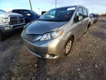 Console Front Rear Without Sunroof Fits 15-20 Sienna 12655106 Used. Price: $96.02.