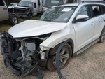 Mounted Front Console With Sunroof Dual Panel Fits 14-19 Highlander 269169 Used. Price: $112.00.