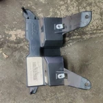 99-06 Silverado Sierra Tahoe Yukon Front Console Bracket Oem 15070338 15179665 Used. Price: $60.00.