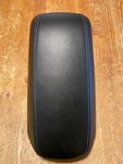 14-20 Jeep Cherokee Center Console Lid Top Leather Black P7X9 Used. Price: $80.00.