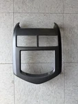 2012-2016 Chevrolet Sonic Center Dash Radio Air Vent Trim Bezel O3581 Dg Used. Price: $35.00.
