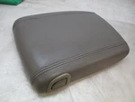 03 04 Gmc Yukon Denali Gray Leather Console Lid Arm Rest Oem Lkq Used. Price: $83.74.
